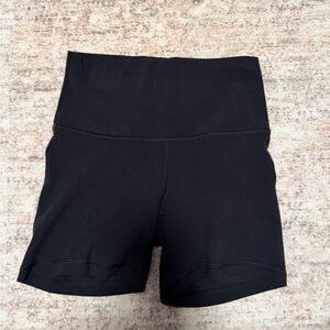 Aritzia butter cheeky black 5 inch bike shorts
